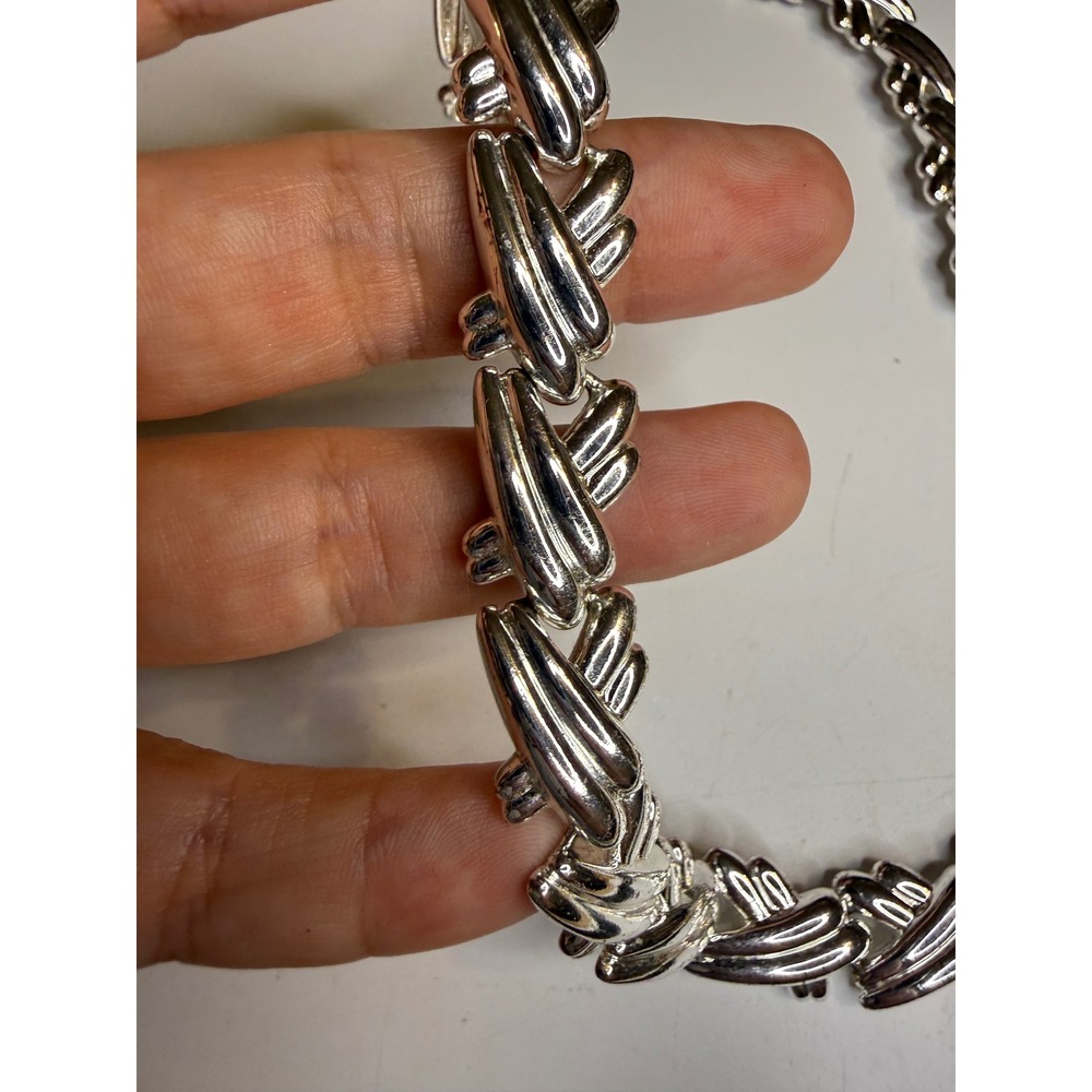 Napier Silver Tone Textured Link Collar Necklace Fold Over Clasp 16.5 Inch